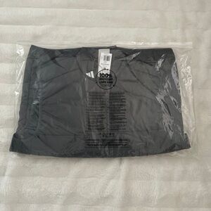 SIZE-M-  MENS ADIDAS PUFFY VEST